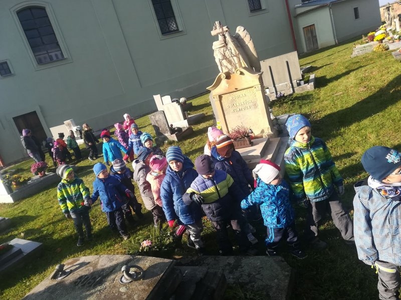 Návštěva místního hřbitova 1.11.2019 - Image 1