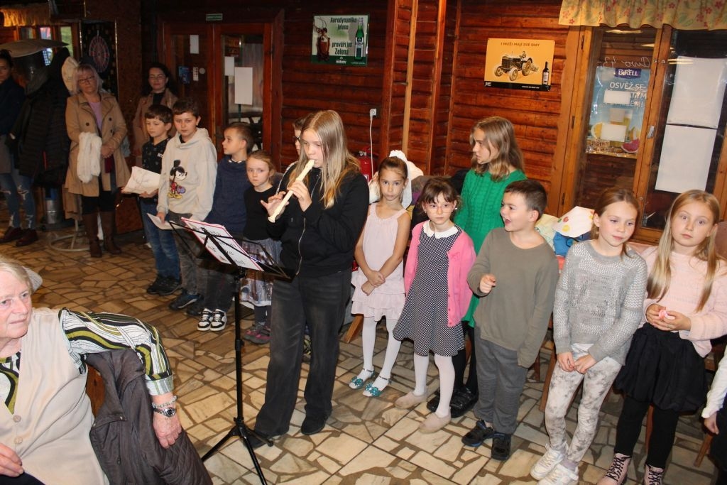 Vystoupení pro místní seniory 22. 10. 2025