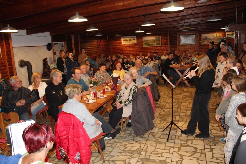 Vystoupení pro místní seniory 22. 10. 2025