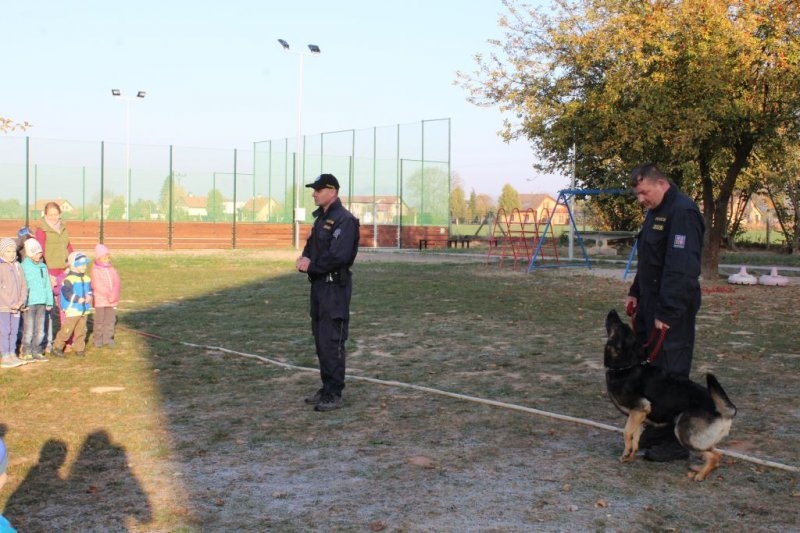 Návštěva od policie &#8211; 22. 10. 2018 - Image 3