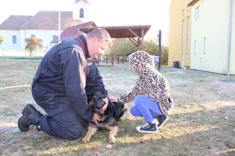 Návštěva od policie &#8211; 22. 10. 2018 - Image 17