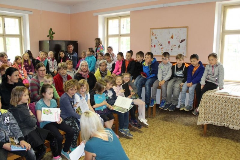 Pasování prvňáků na čtenáře &#8211; 3. 5. 2019 - Image 2