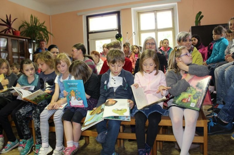 Pasování prvňáků na čtenáře &#8211; 3. 5. 2019 - Image 6