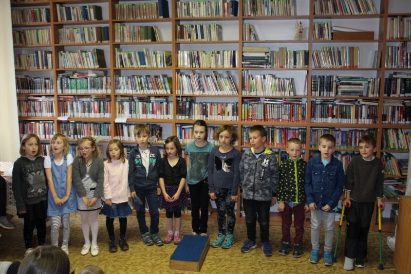 Pasování prvňáků na čtenáře &#8211; 3. 5. 2019 - Image 10