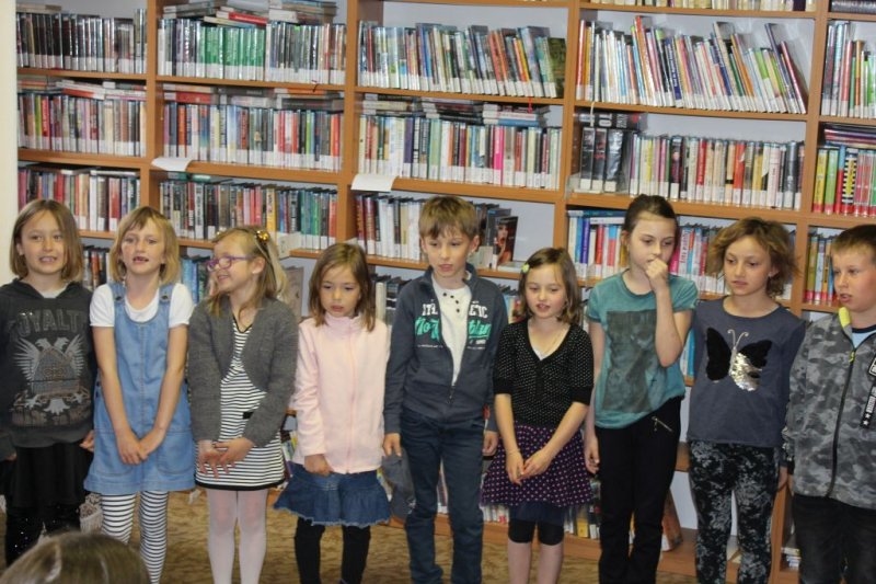 Pasování prvňáků na čtenáře &#8211; 3. 5. 2019 - Image 11