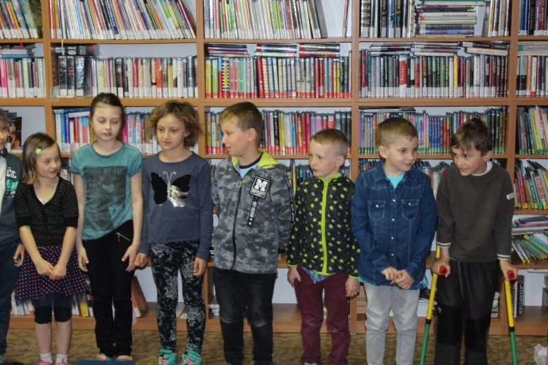 Pasování prvňáků na čtenáře &#8211; 3. 5. 2019 - Image 12