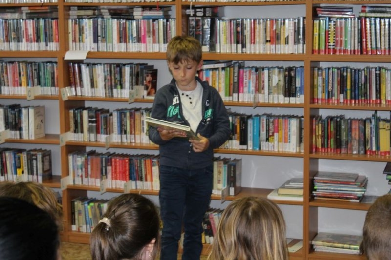 Pasování prvňáků na čtenáře &#8211; 3. 5. 2019 - Image 17