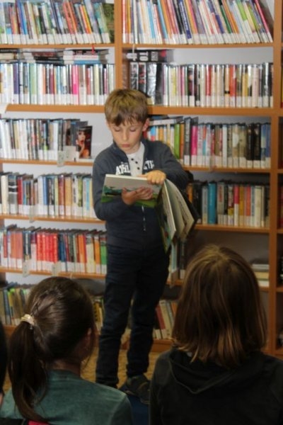 Pasování prvňáků na čtenáře &#8211; 3. 5. 2019 - Image 19