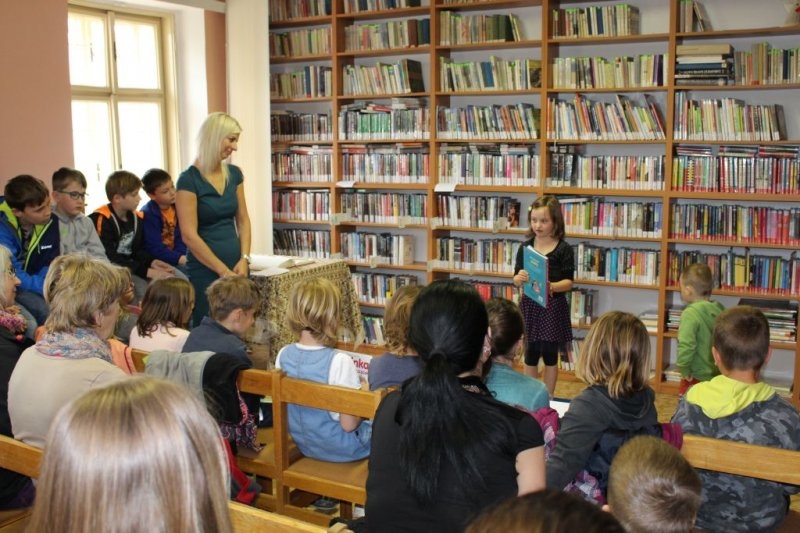 Pasování prvňáků na čtenáře &#8211; 3. 5. 2019 - Image 20