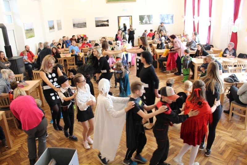 Děti v MŠ Lužany při maškarním bále