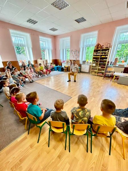 Zápis do MŠ Lužany - čtení dětem