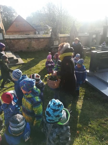 Návštěva místního hřbitova 1.11.2019 - Image 10