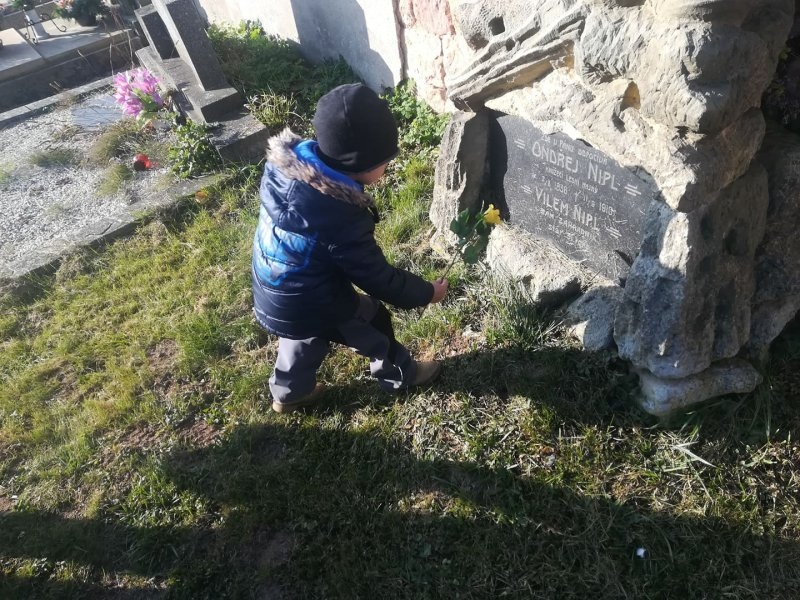 Návštěva místního hřbitova 1.11.2019 - Image 12
