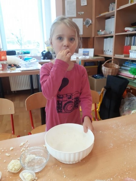 „Pečení“ rafaelo kuliček a masopustní průvod 2020 - Image 16