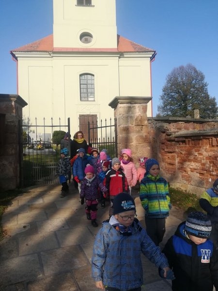 Návštěva místního hřbitova 1.11.2019 - Image 19