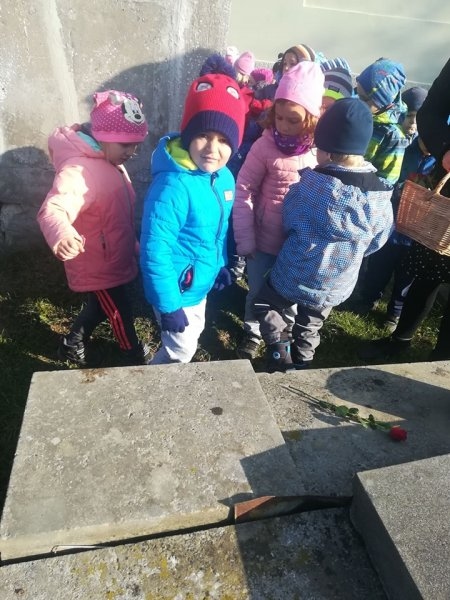 Návštěva místního hřbitova 1.11.2019 - Image 20