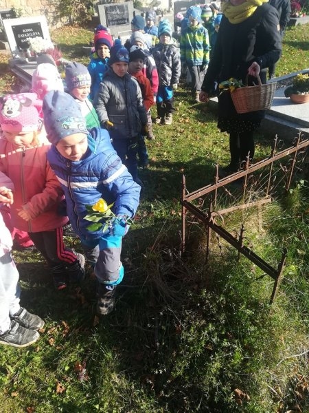 Návštěva místního hřbitova 1.11.2019 - Image 3
