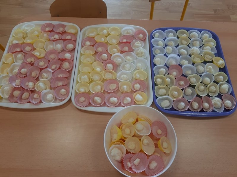 „Pečení“ rafaelo kuliček a masopustní průvod 2020 - Image 5