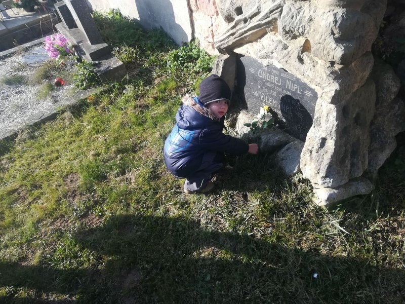 Návštěva místního hřbitova 1.11.2019 - Image 6