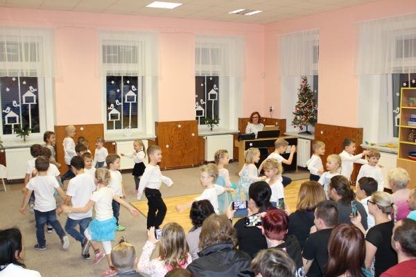 Vánoční besídka dětí MŠ – 12. 12. 2019 - Image 4
