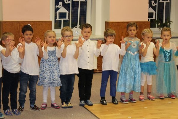 Vánoční besídka dětí MŠ – 12. 12. 2019 - Image 9