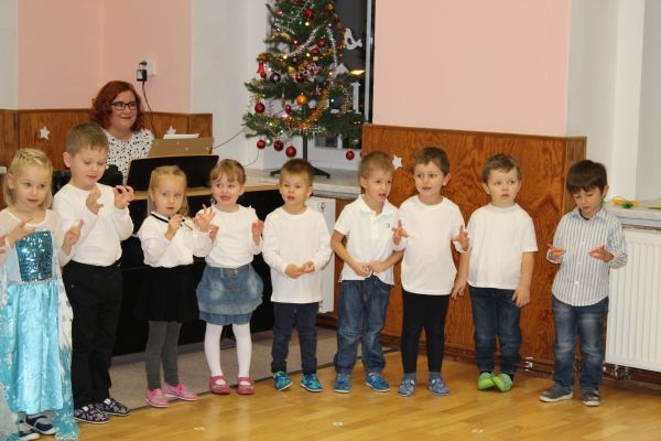 Vánoční besídka dětí MŠ – 12. 12. 2019 - Image 11
