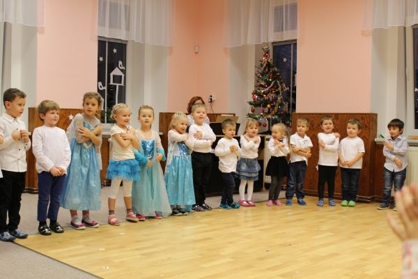 Vánoční besídka dětí MŠ – 12. 12. 2019 - Image 15