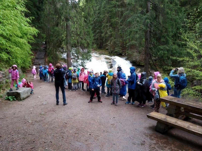 Výlet ZŠ a MŠ (předškoláci) 20. 5. 2019 – Sklárna Harrachov, Mumlavské vodopády - Image 12