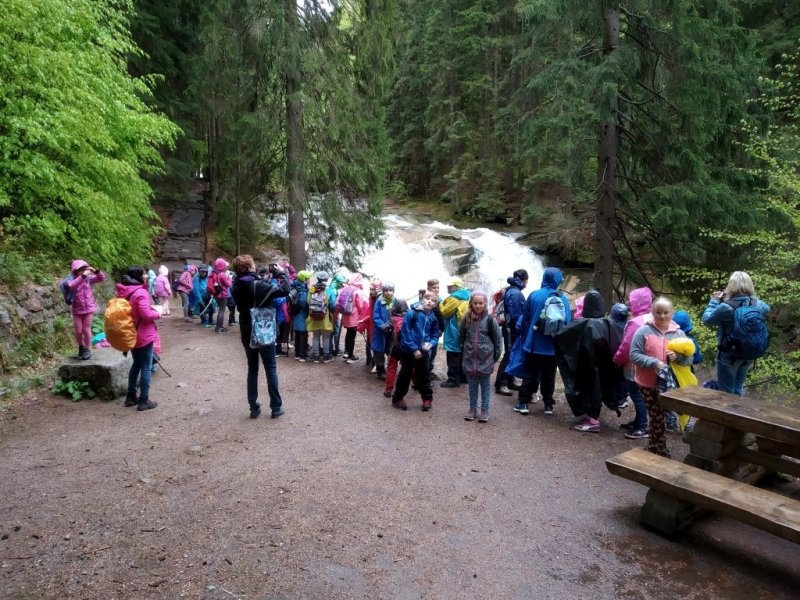 Výlet ZŠ a MŠ (předškoláci) 20. 5. 2019 – Sklárna Harrachov, Mumlavské vodopády - Image 13