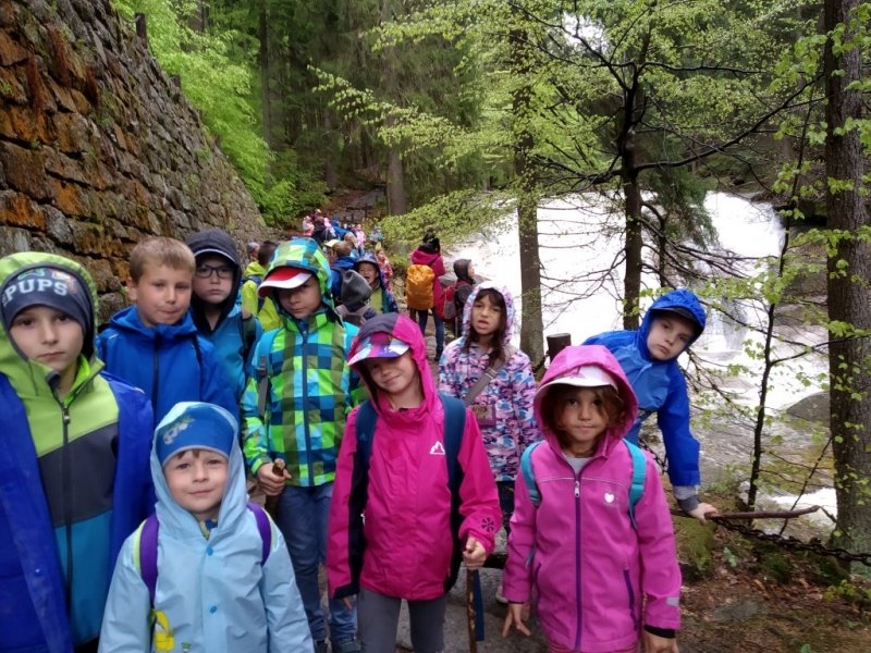Výlet ZŠ a MŠ (předškoláci) 20. 5. 2019 – Sklárna Harrachov, Mumlavské vodopády - Image 15
